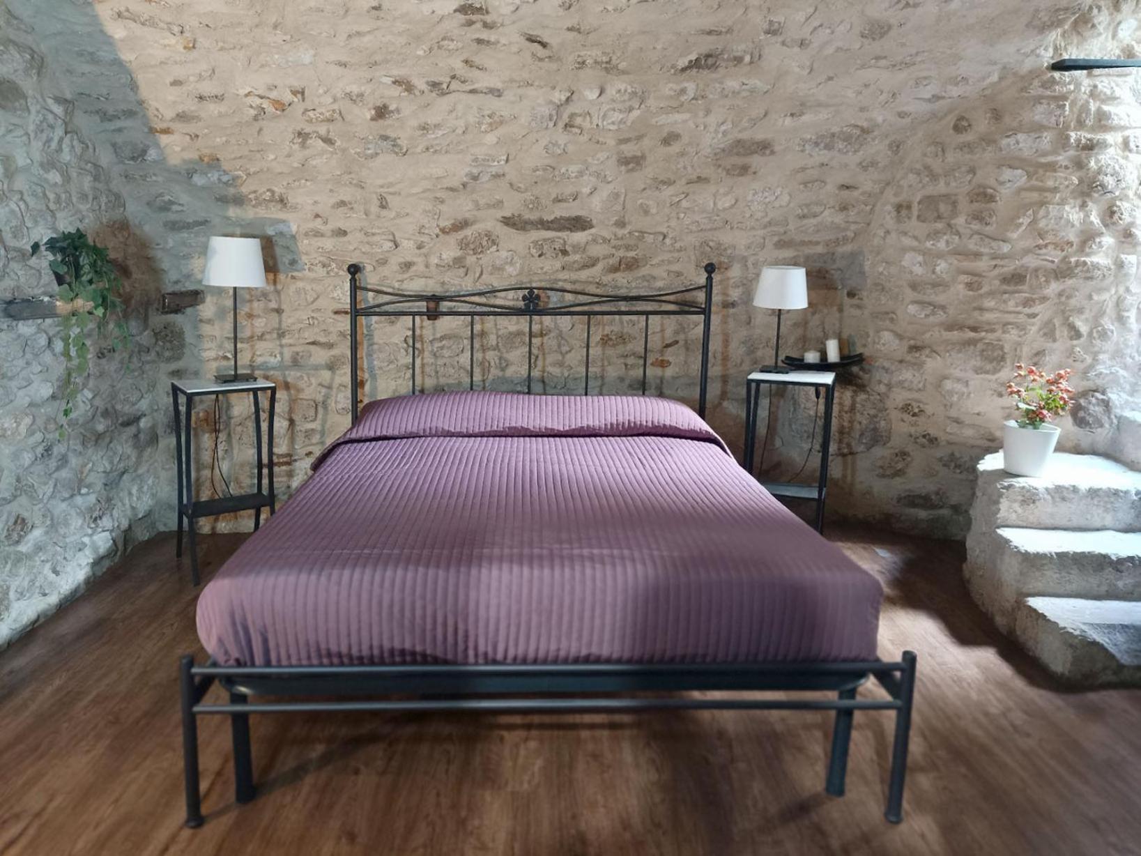 Stone House Apartment Veroli Exterior photo